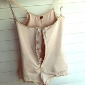 Camellias Women's Seamless Shapewear